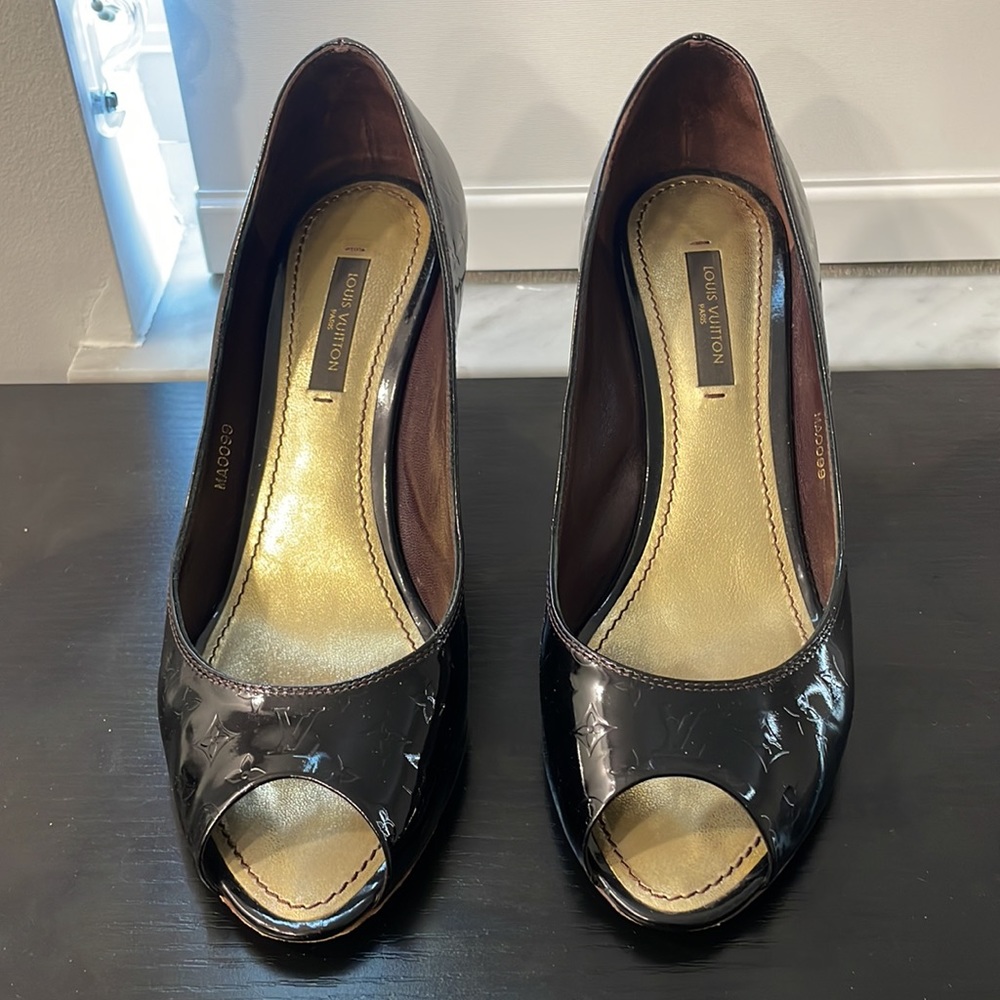 Pumps - Picture 2 of 7
